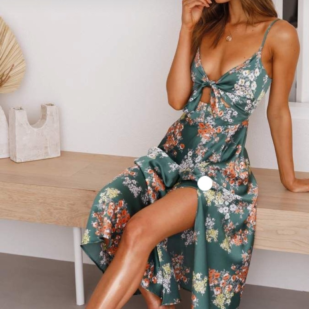 Midi green floral dress, cutout